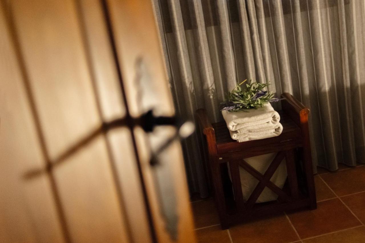 Casa Rural La Loma Nohales ภายนอก รูปภาพ